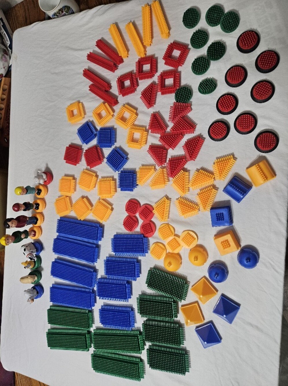 Educational Interlocking Bristle Blocks Set - Multicolor Vintage 105 PIECE Lot.